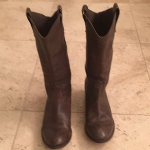 Frye Carson pull on boots
